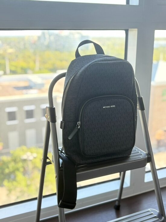 Michael Kors Cooper Sling Pack
Backpack MK Black. Michael Kors Unisex Cooper Pebbled Leather Commuter  main image 4